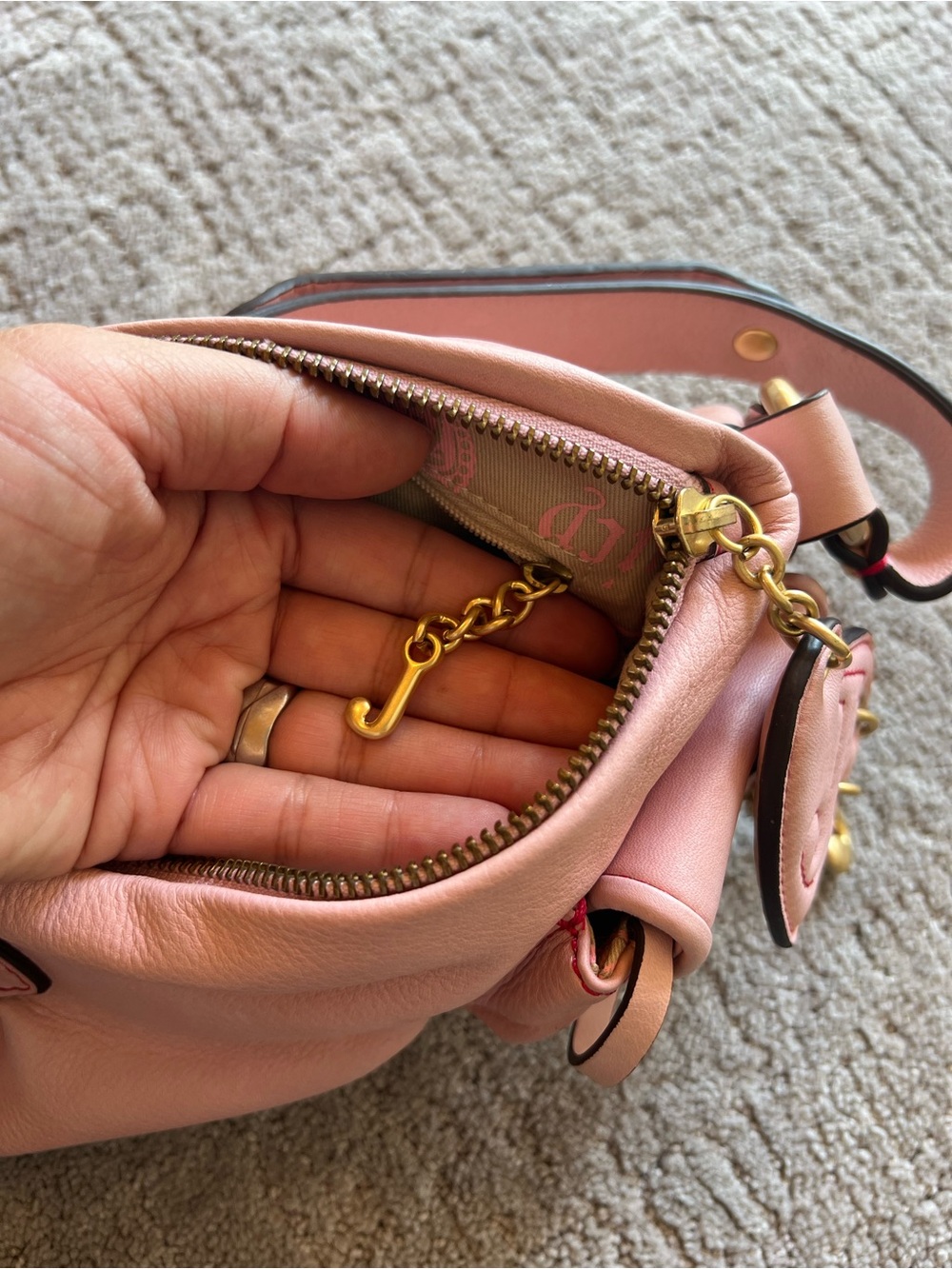 Juicy Couture Vintage Pink Leather Shoulder Bag with Charm - Picture 15 of 16